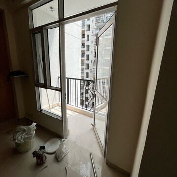 Room in 2.5 BHK Apartment at Prateek Wisteria, Sector 77 – for Rent