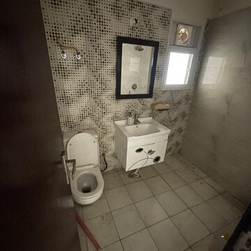 Bathroom in 3.5 BHK Apartment at Express Zenith, Sector 77 – for Rent