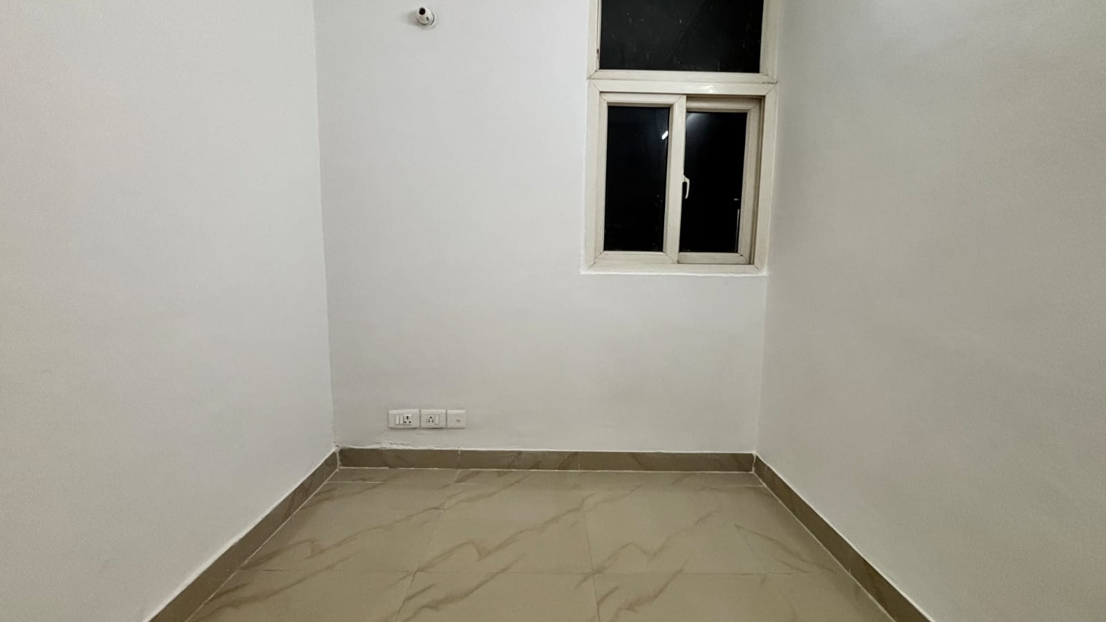 2 BHK 1075 Sq.Ft. Apartment in Amrapali Zodiac