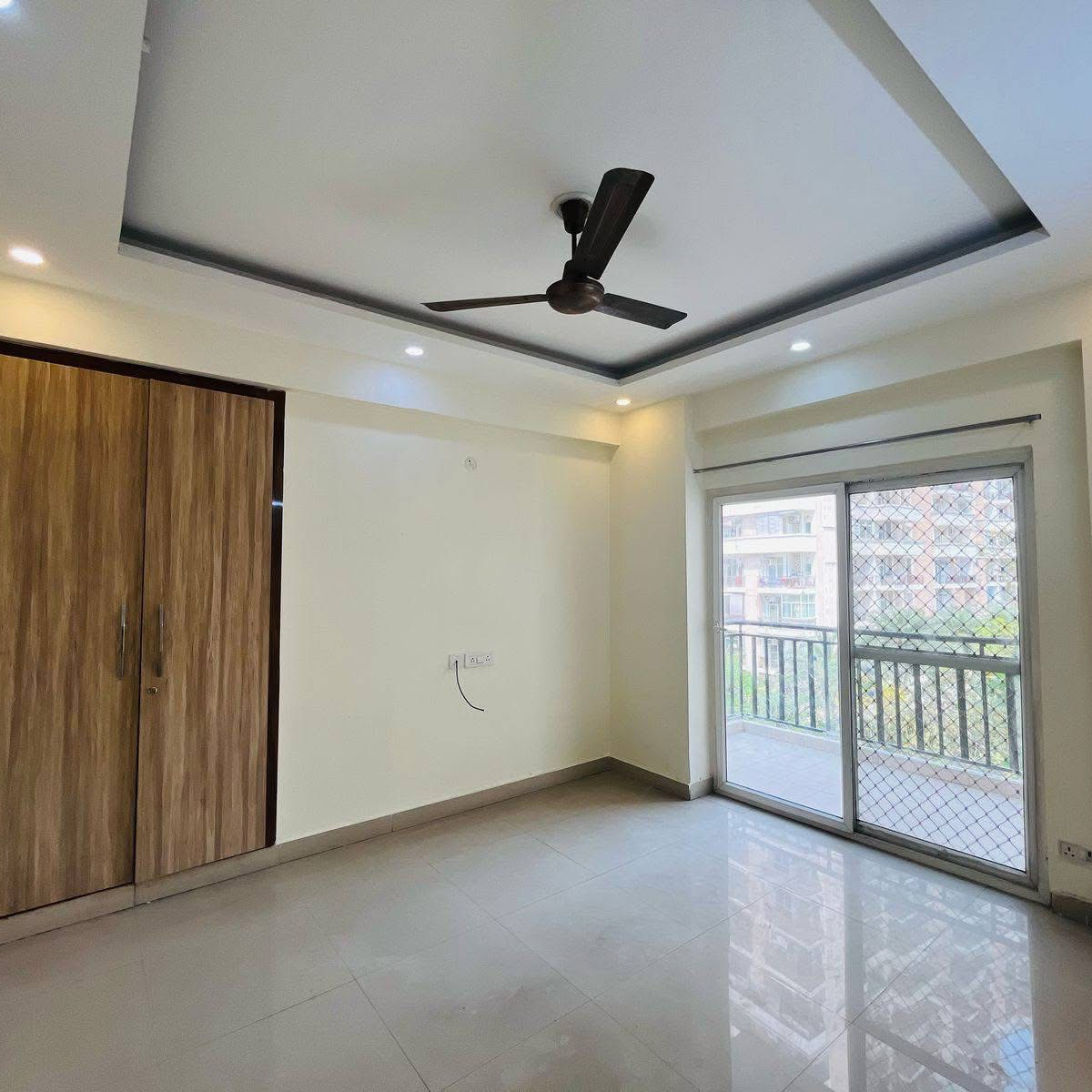 3 BHK + Study Room Apartment For Rent in Express Zenith