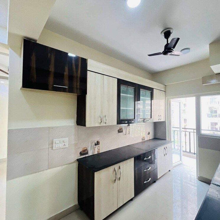Kitchen, express-zenith 3 Bedroom 913 Sq.Ft. Apartment In Sector 77 Noida 9126012