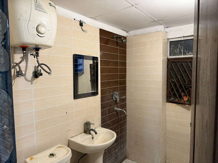 Bathroom, amrapali-zodiac 3 Bedroom 1325 Sq.Ft. Apartment In Sector 120 Noida 9126021