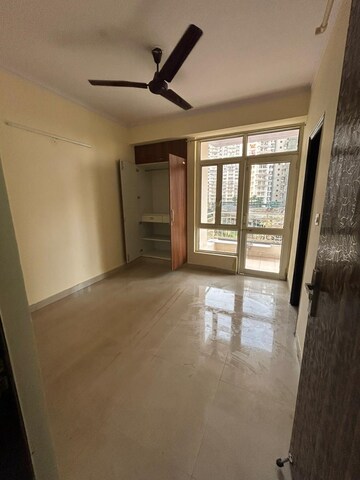Room in 3 BHK Apartment at Amrapali Zodiac, Sector 120 – for Rent