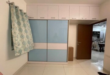 Room in 2 BHK Apartment at Aparna Sarovar Zenith, Nallagandla – for Rent