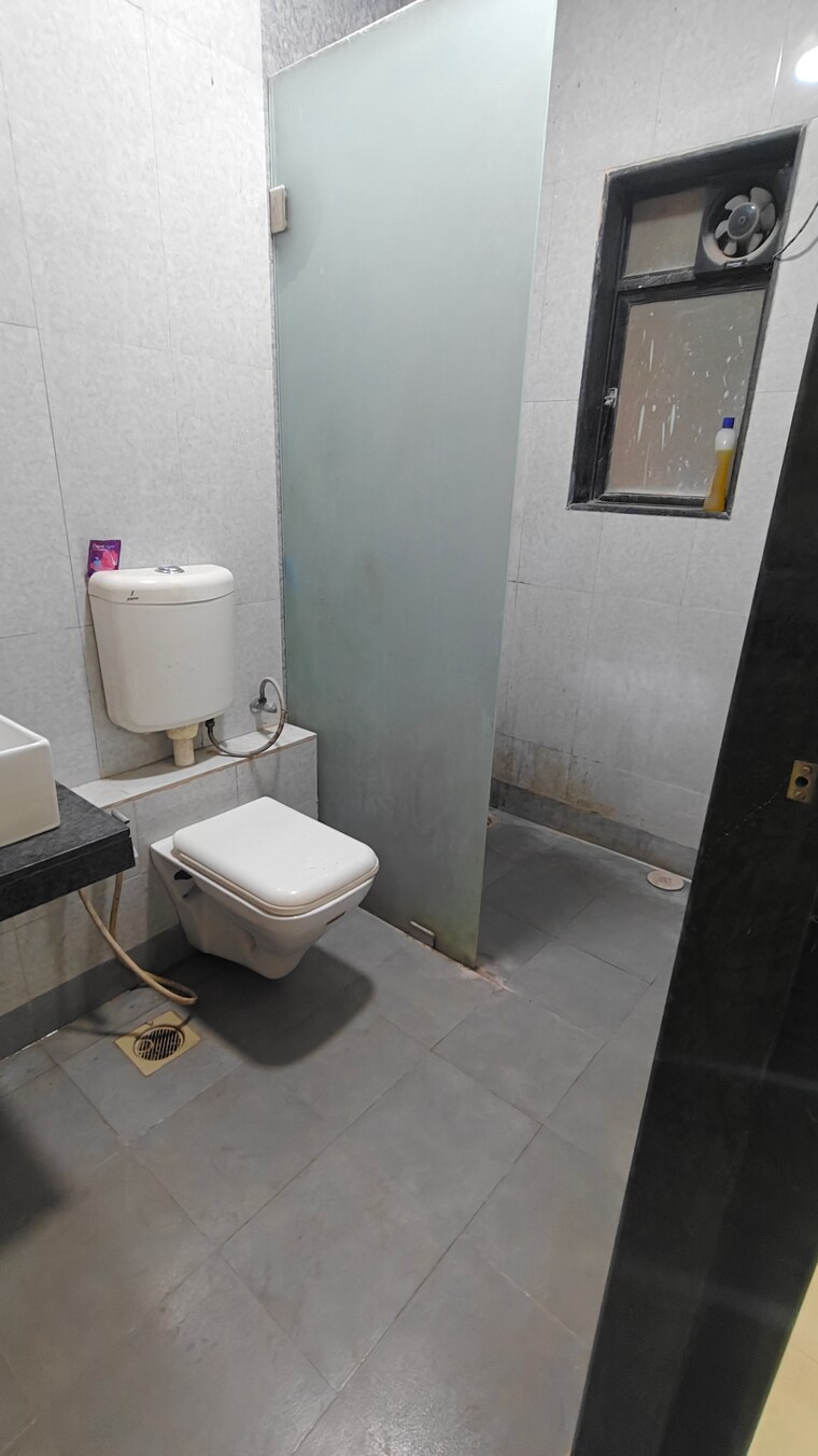 Bathroom, godrej-prime 1 Bedroom 400 Sq.Ft. Apartment In Chembur Mumbai 9126036