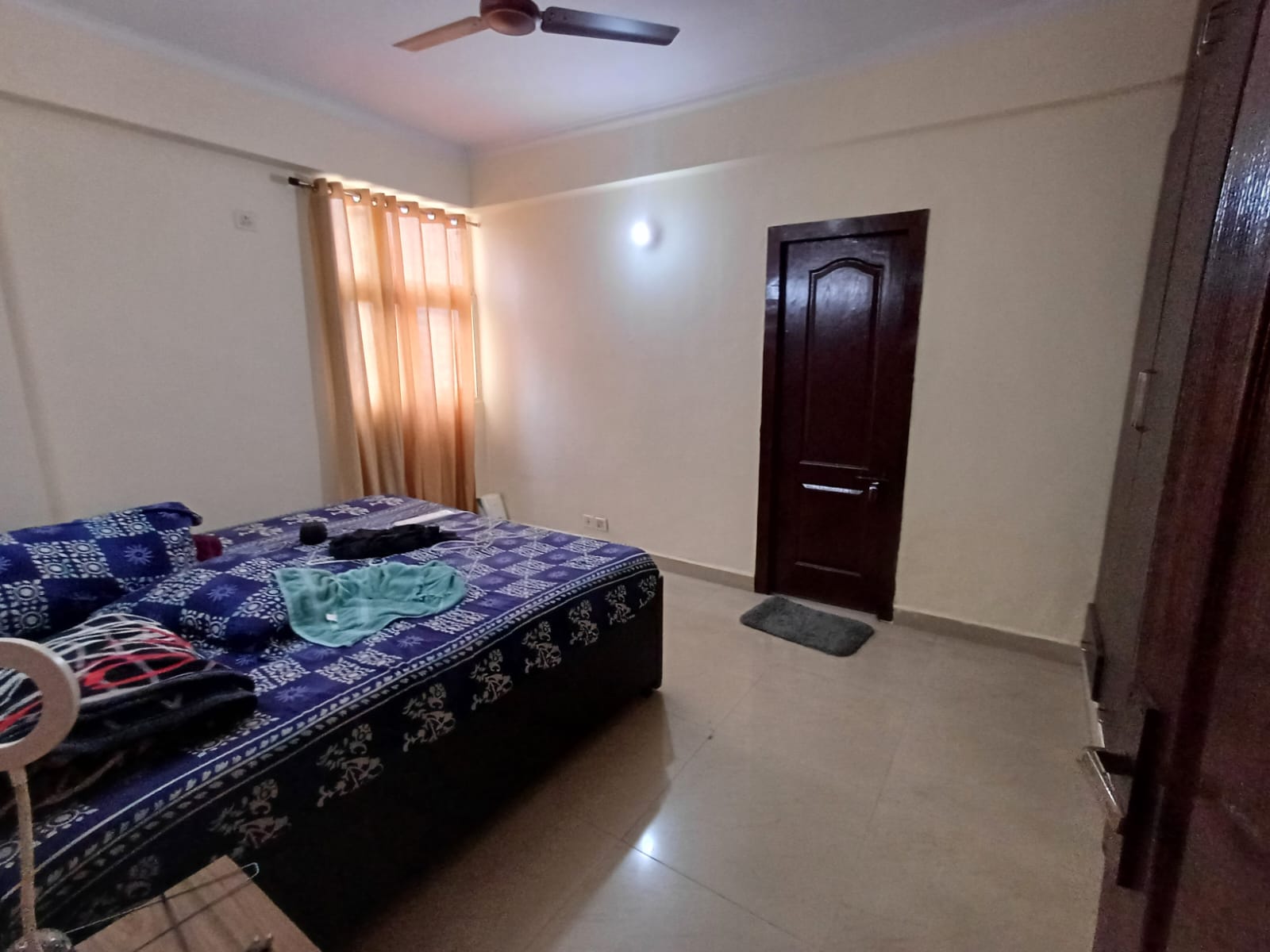 3 BHK + Extra Room Apartment For Sale in Amrapali Zodiac