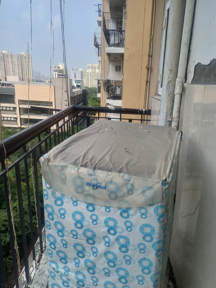 Swimming Pool, amrapali-zodiac 3 Bedroom 1325 Sq.Ft. Apartment In Sector 120 Noida 9126033