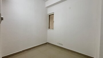2 BHK Apartment For Rent in Prateek Wisteria, Sector 77