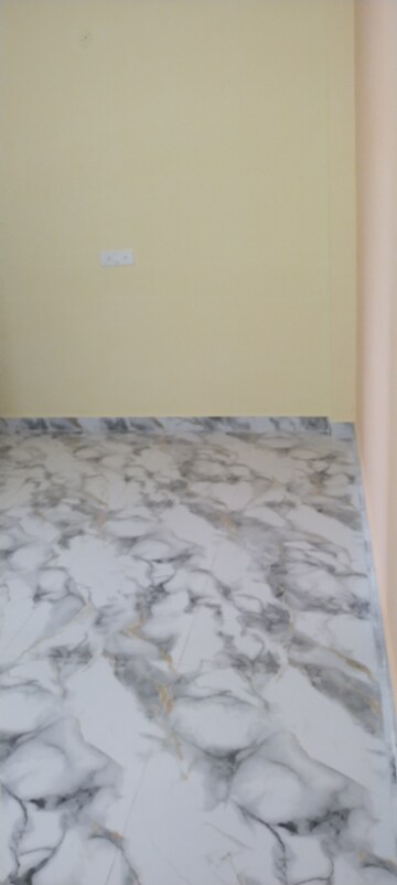 Room in 2.5 BHK Builder Floor at Mayur Vihar Phase 1 – for Rent