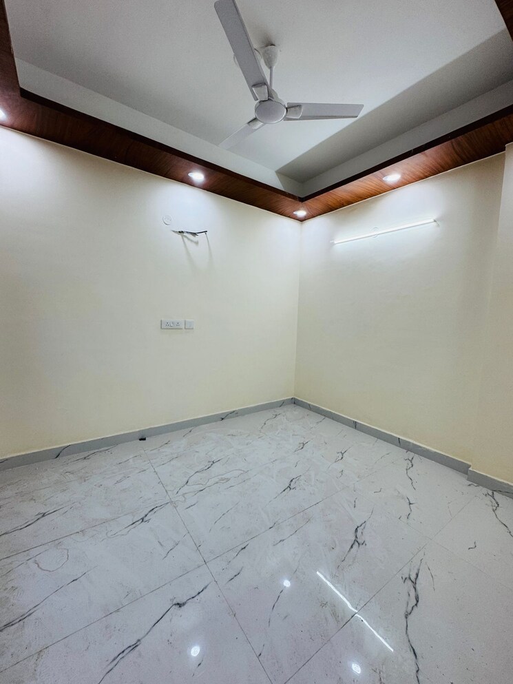 Room, freedom fighters enclave 2 Bedroom 850 Sq.Ft. Builder Floor In Freedom Fighters Enclave Delhi 9126064