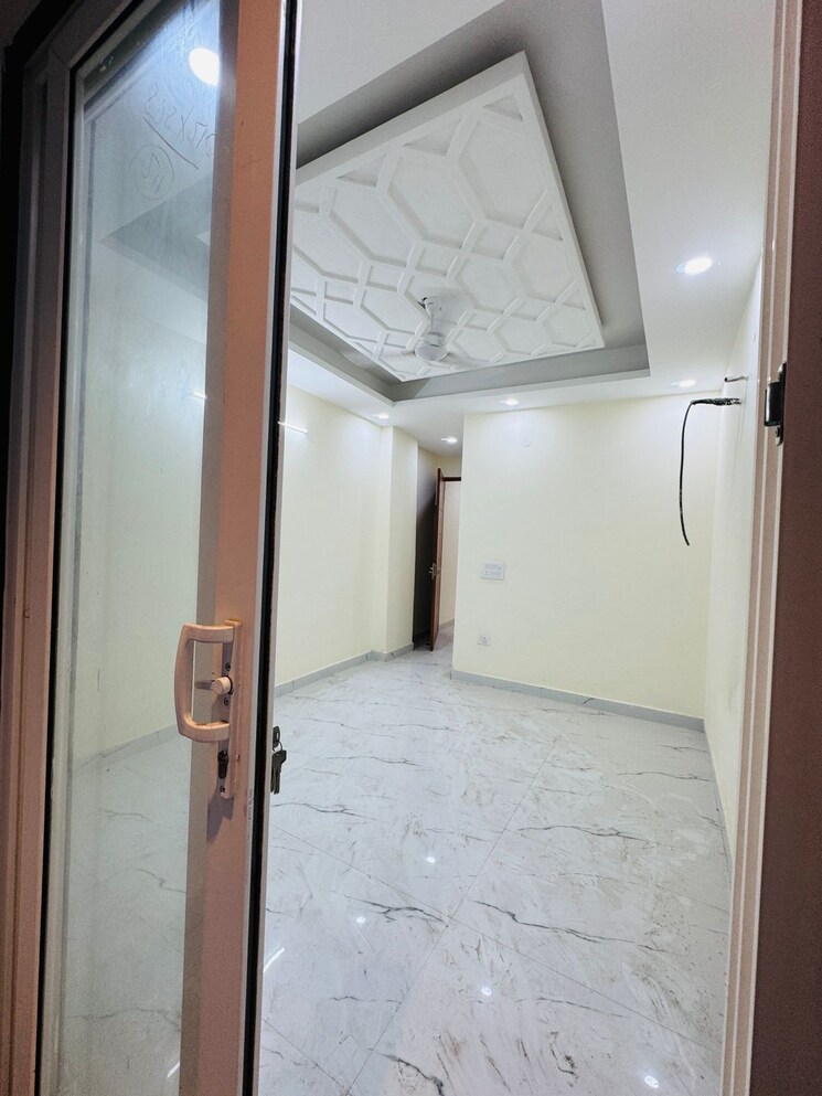 Room, freedom fighters enclave 2 Bedroom 850 Sq.Ft. Builder Floor In Freedom Fighters Enclave Delhi 9126064