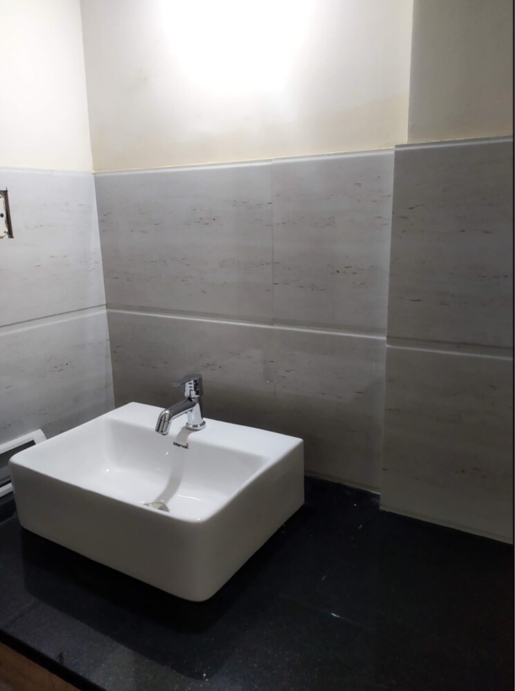 Bathroom, hrbr layout 2 Bedroom 985 Sq.Ft. Apartment In Hrbr Layout Bangalore 9126053