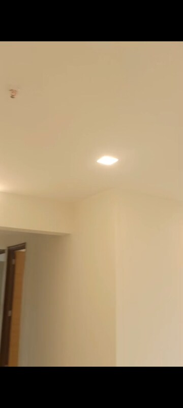 Room in 3 BHK Apartment at Ekta Tripolis, Goregaon West – for Rent
