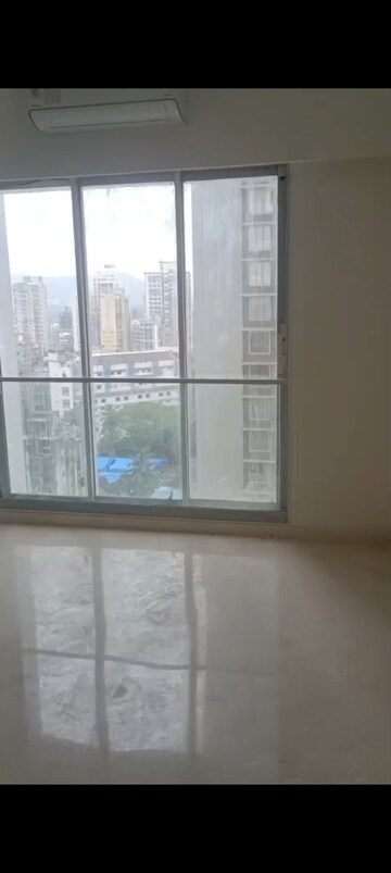 Room in 3 BHK Apartment at Ekta Tripolis, Goregaon West – for Rent
