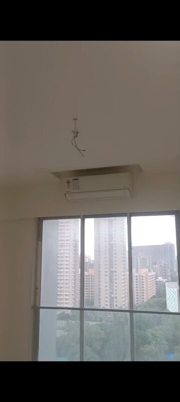 Room in 3 BHK Apartment at Ekta Tripolis, Goregaon West – for Rent