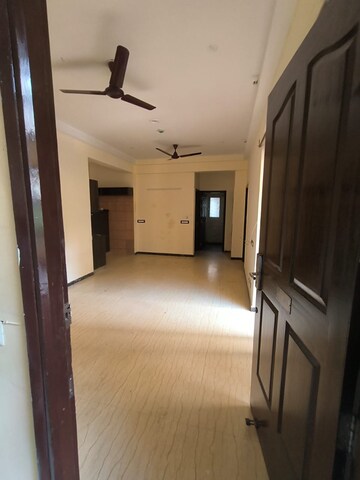 Room in 3 BHK Apartment at Dasnac The Jewel, Sector 75 – for Rent