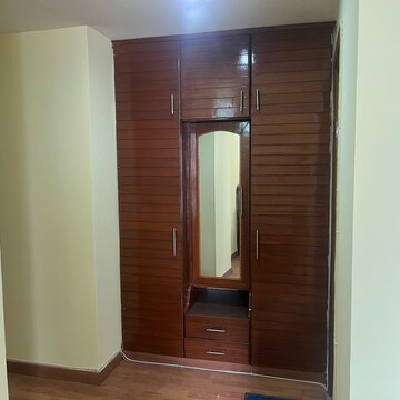 Room in 3 BHK Apartment at Unitech Uniworld Gardens, Islampur – for Rent