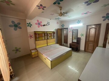Bedroom in 4 BHK Apartment at Ramprastha Coral Heights, Ramprastha Greens – for Rent