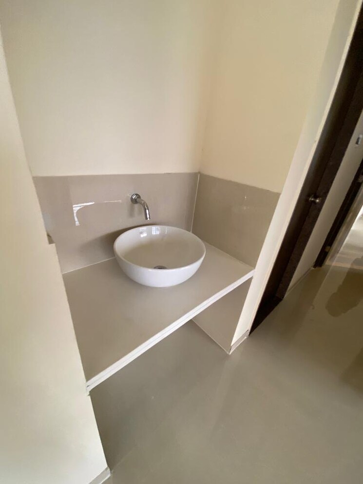 Bathroom, pharande-puneville 2 Bedroom 864 Sq.Ft. Apartment In Punawale Pune 9126161