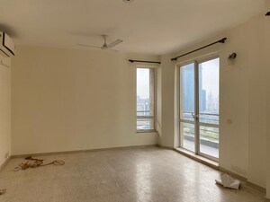 Room in 3 BHK Apartment at Unitech Escape, Sector 50 – for Sale