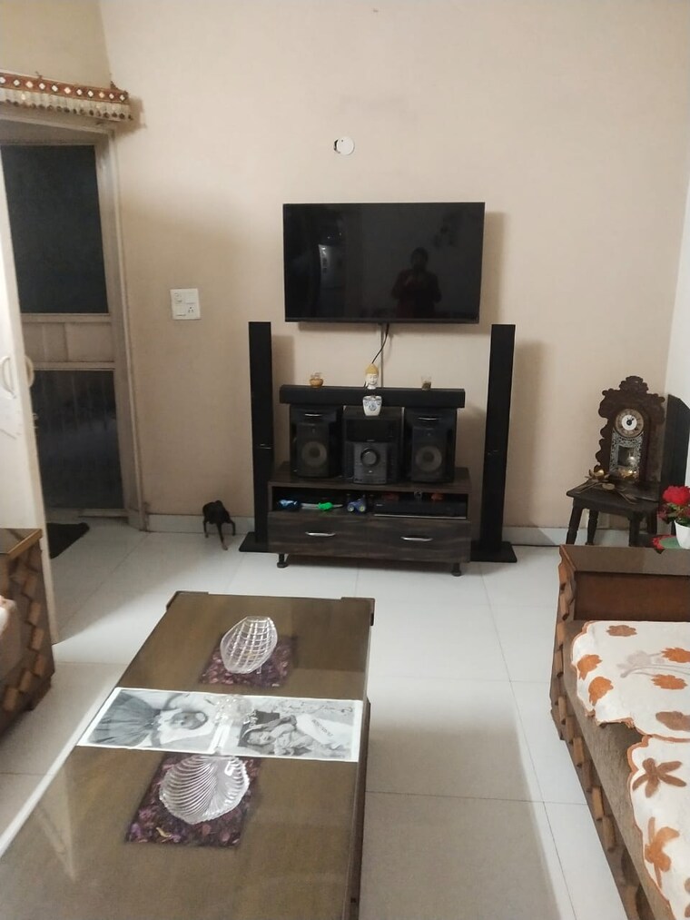 Living Room, rwa-apartments-sector-47 5 Bedroom 112 Sq.Mt. Independent House In Sector 47 Noida 9126168