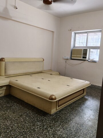 2 BHK Apartment For Rent in Sagar Avenue, Santacruz East