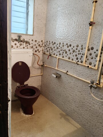 Attached Bathroom in 2 BHK Apartment at Sagar Avenue, Santacruz East – for Rent