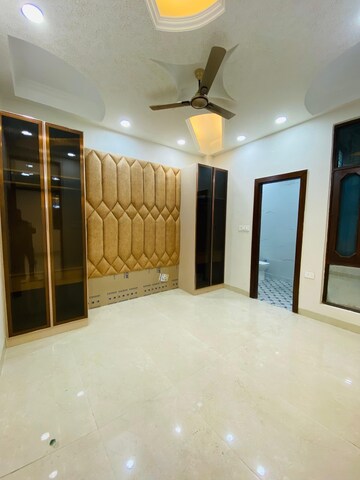 Room in 3 BHK Builder Floor at Maya Homes, Indrapuram – for Rent
