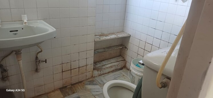 Bathroom, sector 28 2 Bedroom 1000 Sq.Ft. Builder Floor In Sector 28 Chandigarh 9126242