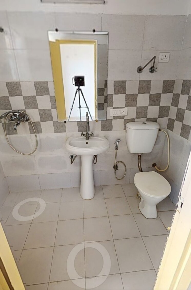 Bathroom, gaur-city-2-14th-avenue 2 Bedroom 955 Sq.Ft. Apartment In Sector 16c Greater Noida Greater Noida 9126244