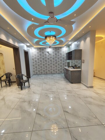 Parking in 3 BHK Villa at Jankipuram Extension – for Sale