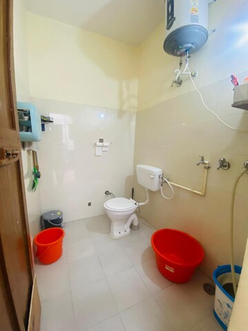 Master Bedroom in 1 RK Builder Floor at Sector 43 – for Rent