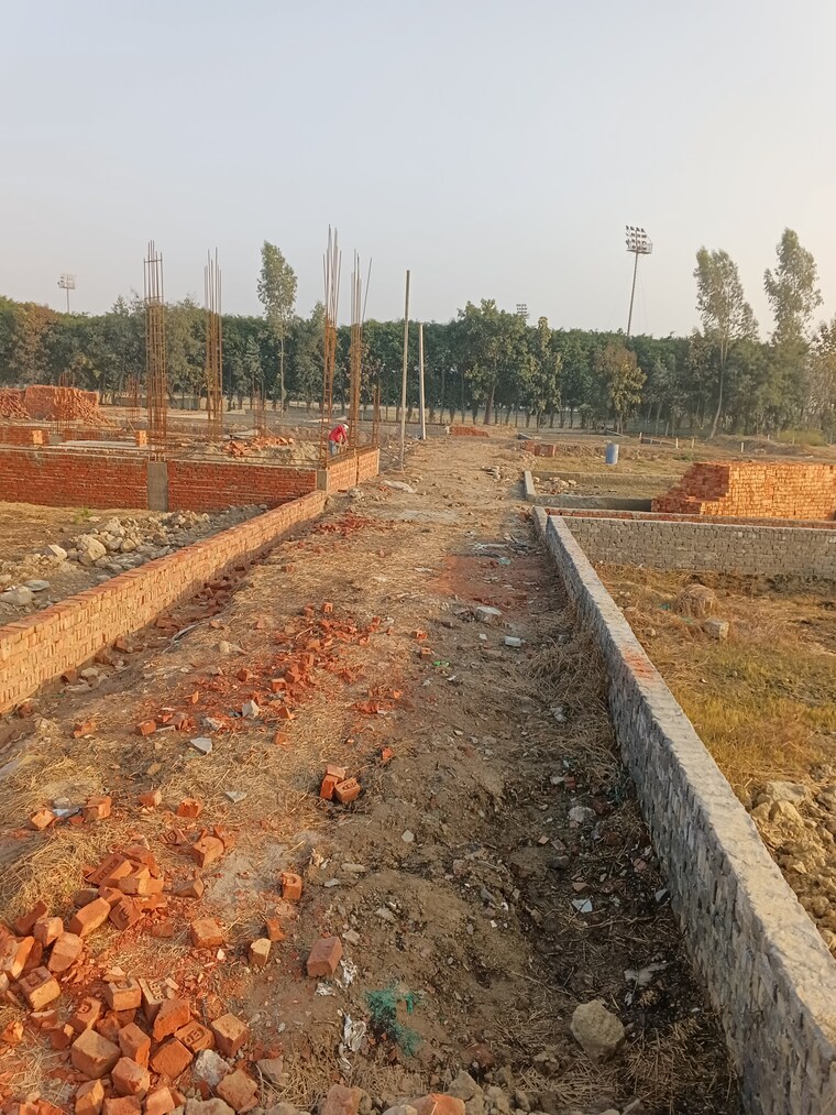 undefined, sector 17b yamuna expressway  200 Sq.Yd. Plot In Sector 17b Yamuna Expressway Greater Noida 9126261