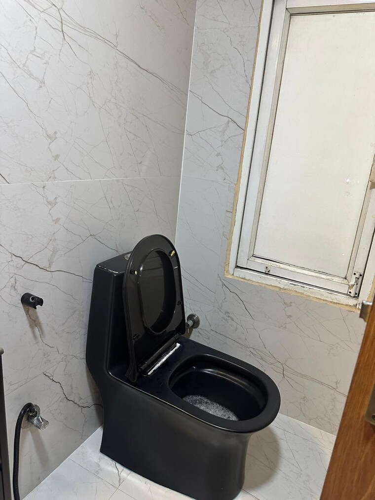 Bathroom, crossing-republik 3 Bedroom 1725 Sq.Ft. Apartment In Crossing Republic Ghaziabad 9126271