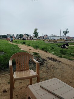 Plot For Sale in Dheeraj Nagar