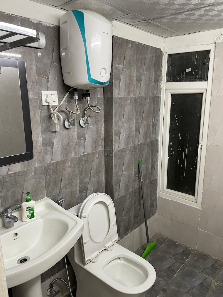 Bathroom, migsun-twiinz 2 Bedroom 697 Sq.Ft. Apartment In Eta Ii Greater Noida Greater Noida 9126277