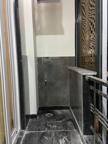 Balcony in 2 BHK Builder Floor at SAS Tower, Sector 38 – for Rent