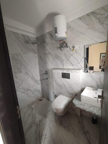 Bathroom in 2 BHK Builder Floor at Ardee City, Sector 52 – for Rent