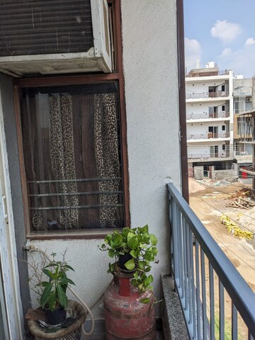 Balcony in 2 BHK Builder Floor at SAS Tower, Sector 38 – for Rent