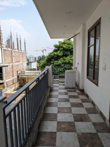 Balcony in 2 BHK Builder Floor at SAS Tower, Sector 38 – for Rent