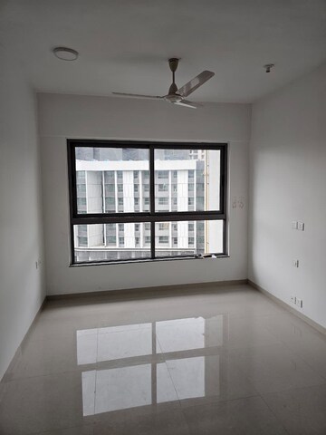 Room in 2 BHK Apartment at Kalpataru Parkcity Sunrise C, Kolshet Road – for Rent