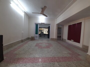 Room in 2 BHK Apartment at Goregaon East – for Rent