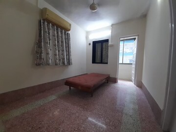 Room in 2 BHK Apartment at Goregaon East – for Rent