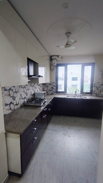 Kitchen in 3 BHK Builder Floor at Super Mart 1, Sector 27 – for Rent