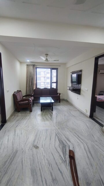 Bedroom in 3 BHK Builder Floor at Super Mart 1, Sector 27 – for Rent