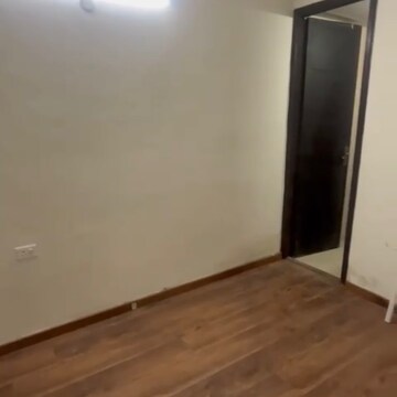 Room in 3 BHK Apartment at BPTP Astaire Gardens Pedestal Floors, Sector 70a – for Rent