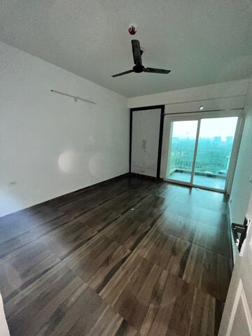 Room in 2 BHK Apartment at Migsun Twiinz, Eta Ii Greater Noida – for Sale