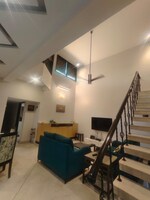 6+ BHK + Pooja Room,Servant Room,Study Room,Extra Room 180 Sq.Mt. Independent House in RWA Apartments Sector 19