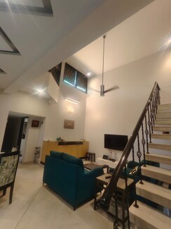6+ BHK + Pooja Room,Servant Room,Study Room,Extra Room Independent House For Sale in RWA Apartments Sector 19