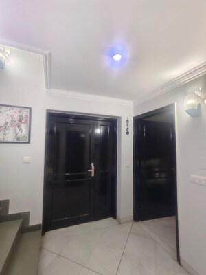 Room in 6+ BHK Independent House at RWA Apartments Sector 19, Sector 19 – for Sale